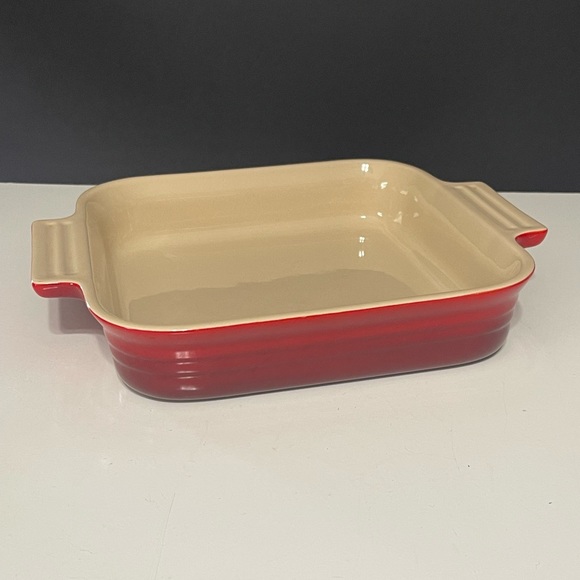Red Le Creuset Stoneware 9”x9” Square Baking Dish - Picture 1 of 7